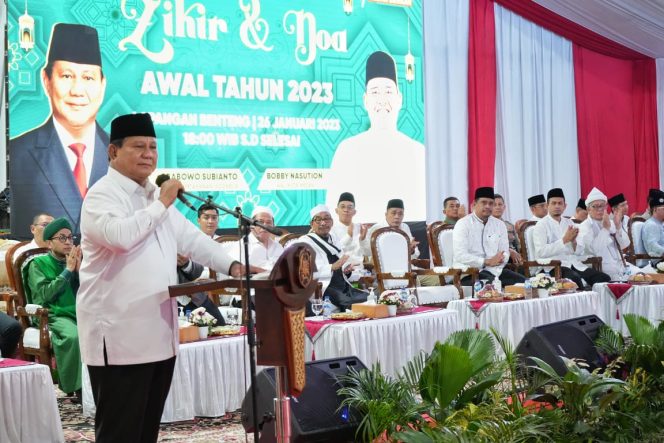 
					Peserta Dzikir dan Doa Awal Tahun 2023 Membludak, Kehadiran Bobby Nasution dan Prabowo Subianto Diserbu Masyarakat