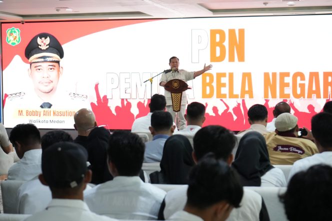 
					Menhan Dukung Program Pemuda Bela Negara Yang Digagas Wali Kota Medan, Prabowo Subianto : Harus Menjadi Contoh Bagi Kepala Daerah Lainya