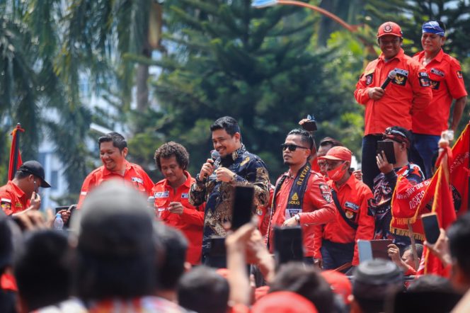 
					Ditemui dan Tuntutannya Didukung Bobby Nasution, Peserta Aksi Damai Ucapkan Apresiasi