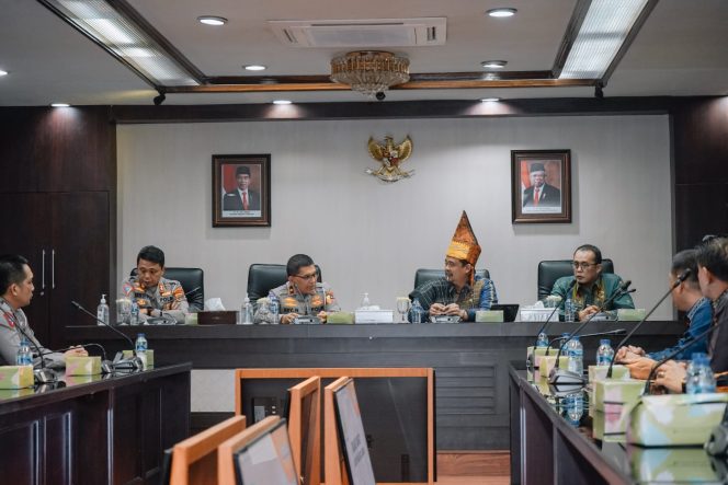 
					Wujudkan Ketertiban Berlalulintas, Bobby Nasution Dukung Penuh Program Road Safety Policing