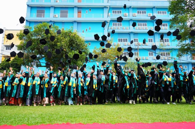 
					YPSA Laksanakan Wisuda Outdoor Seperti di Luar Negeri