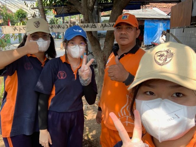 
					Aksi Siswa-siswi SMA Tri Ratna Terjun ke Lapangan Cetak Sejarah