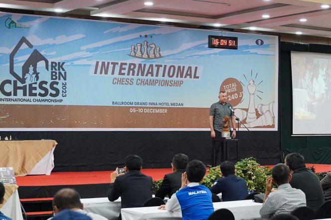
					Pecatur Uzbekistan Bikin Heboh, Sebut Nama Prabowo dan Gibran saat Penutupan International Chess Championship