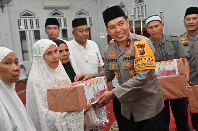 
					Waka Polda Sumut Brigjen Pol Rony Samtana safari ramadhan di Kota Padangsidimpuan