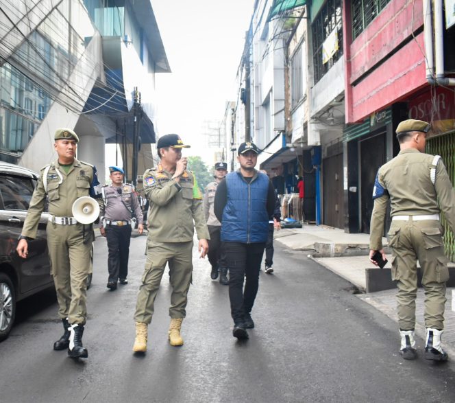 
					Pasca Penertiban PK5 Jalan Gatot Subroto, Aparat Kecamatan Dirikan Posko Cegah Pedagang Kembali