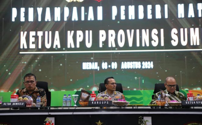 
					Ketua KPU Sumut, Agus Arifin saat menjadi Narsum MANTAP PRAJA TOBA-2024. (ist)