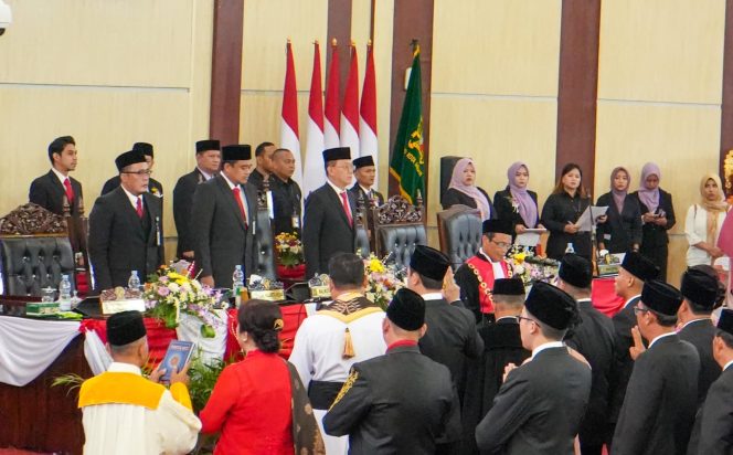 
					Hadiri Rapat Paripurna, Bobby Nasution Saksikan 50 Anggota DPRD Medan Bersumpah Perjuangkan Aspirasi Rakyat