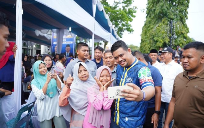 
					Canda Bobby Nasution soal Jalan Rusak di Langkat: Seperti Dikusuk-kusuk, Kalau Sakit Pinggang Enak Berkendara Disini