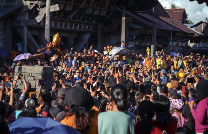 
					Antusias Masyarakat Kepulauan Nias Menyambut Bobby Nasution di Apresiasi Tokoh Pemuda Sumatera Utara