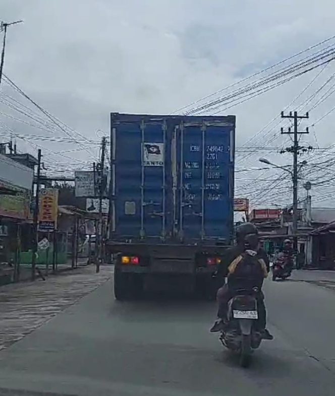 
					Dishub Harus Tegas Tegakan Aturan Soal Angkutan Tonase Besar Melintas di Jalan Kota