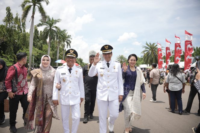 
					Resmi Dilantik Presiden Prabowo Subianto, Rico dan Zakiyuddin Wali Kota dan Wakil Wali Kota Medan 2025-2030